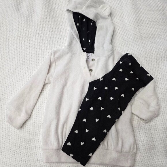 Nordstrom Other - Nordstrom Baby Bear Hoodie & Heart Leggings Set | 6 Months | Cozy & Cute! 🤍🖤